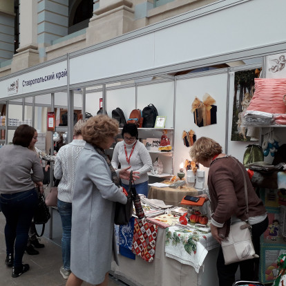 Фотогалерея - Ставропольские предприниматели представили свою авторскую продукцию на выставке в Гостином дворе