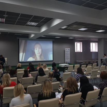 Фотогалерея - Лучшими бизнес-практиками в направлении женского предпринимательства поделились с представителями бизнеса Ставропольского края