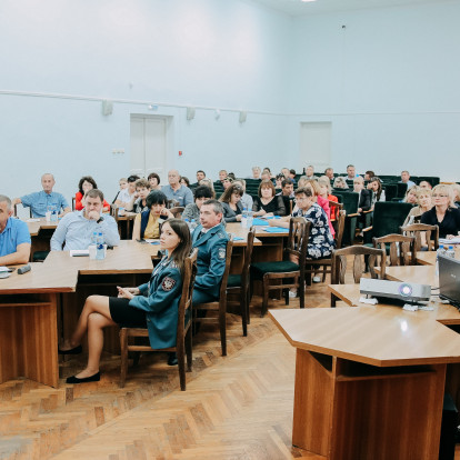 Фотогалерея - Бизнес-сообществу Андроповского района рассказали о мерах господдержки и актуальных изменениях в законодательстве